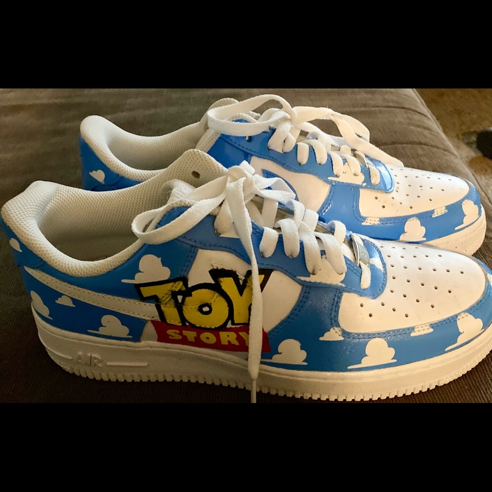 Custom nikes - Picture 3 of 4